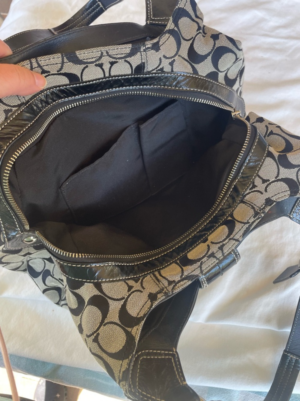 Coach Signature Hobo Bag Black White Canvas Leather Buckle 🖤 - Picture 6 of 6